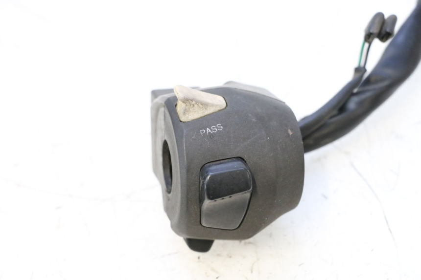 photo de COMANDO ESQUERDO SYM GTS EVO 125 (2009 - 2013) - Outro ângulo de visão