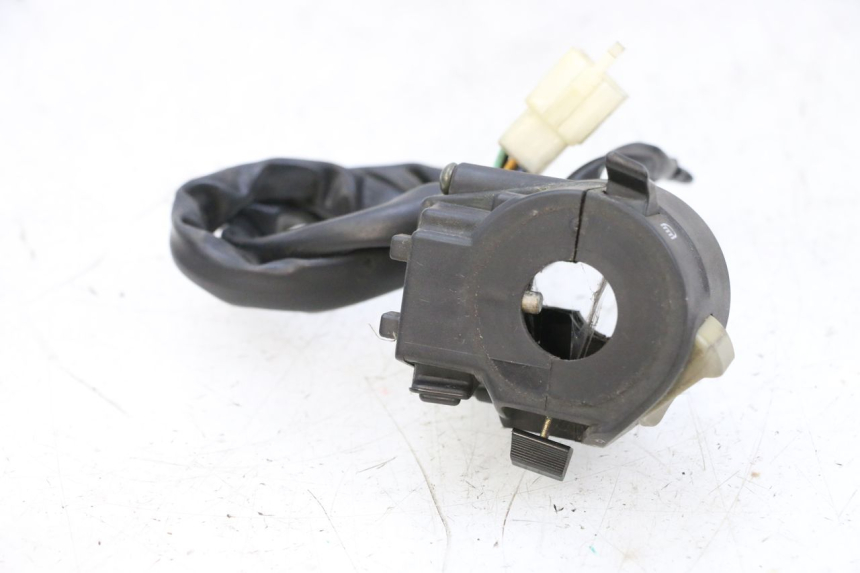 photo de COMANDO ESQUERDO JM MOTORS GTS 125 (2015 - 2019) - Zoom do estado de desgaste