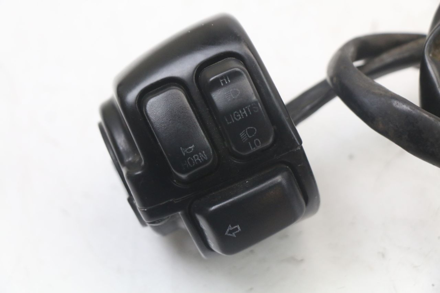 photo de COMANDO ESQUERDO HARLEY DAVIDSON SPORTSTER XL CUSTOM 883 (1999 - 2006) - Zoom do estado de desgaste