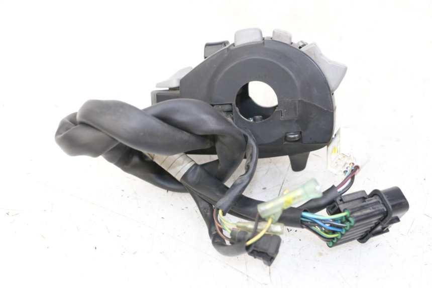 photo de COMANDO ESQUERDO HONDA FORZA 125 (2021 - 2025) - Zoom do estado de desgaste