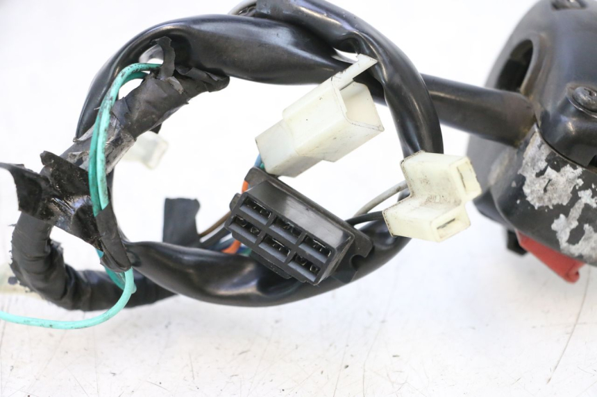 photo de COMANDO ESQUERDO SYM JET 14 4T 50 (2018 - 2022) - Zoom do estado de desgaste
