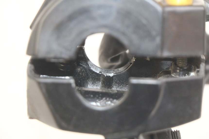photo de COMANDO ESQUERDO PEUGEOT KISBEE 2T 50 (2010 - 2017) - Zoom do estado de desgaste