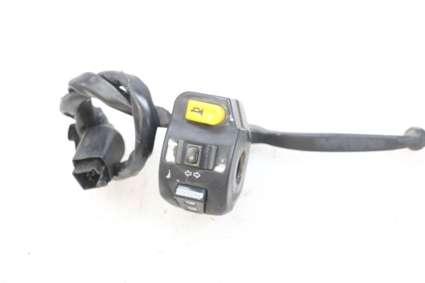 photo de COMANDO ESQUERDO PEUGEOT KISBEE 4T 50 (2018 - 2022) - Zoom do estado de desgaste