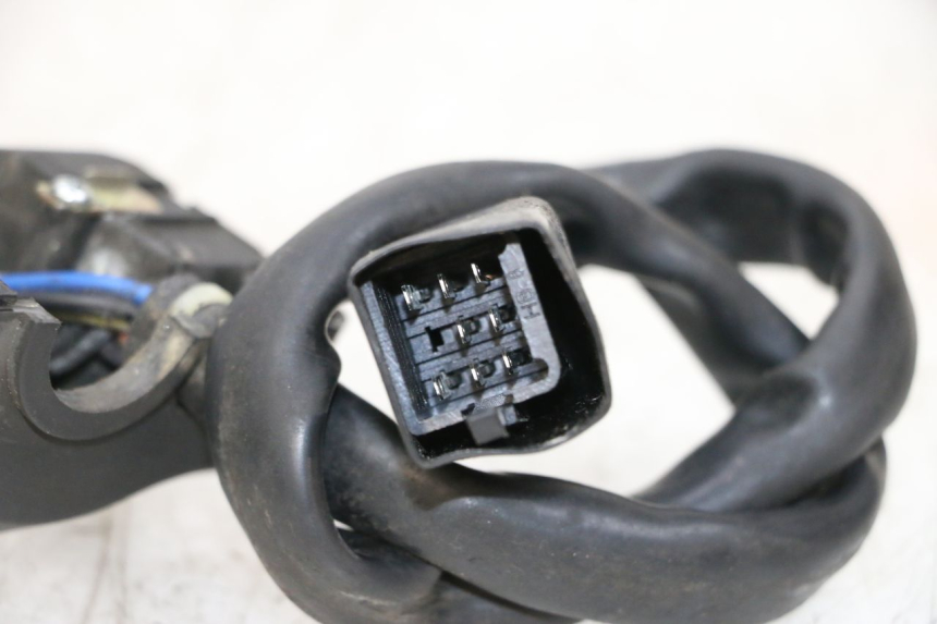 photo de COMANDO ESQUERDO PEUGEOT KISBEE 4T 50 (2010 - 2017) - Zoom do estado de desgaste