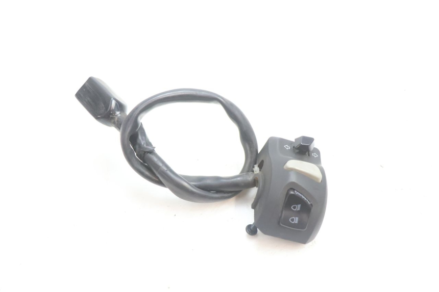 photo de COMANDO ESQUERDO PEUGEOT KISBEE 4T 50 (2018 - 2022) - Zoom do estado de desgaste