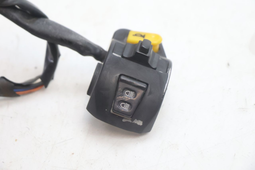 photo de COMANDO ESQUERDO PEUGEOT KISBEE 4T 50 (2010 - 2017) - Outro ângulo de visão