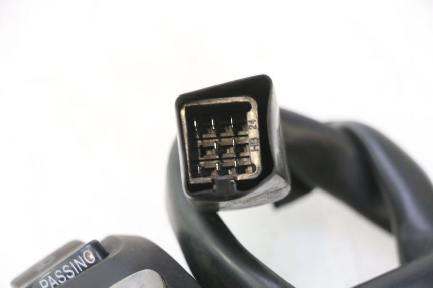 photo de INTERRUPTOR ESQUERDO PEUGEOT KISBEE 4T 50 (2023 - 2026) - Pontos de fixação