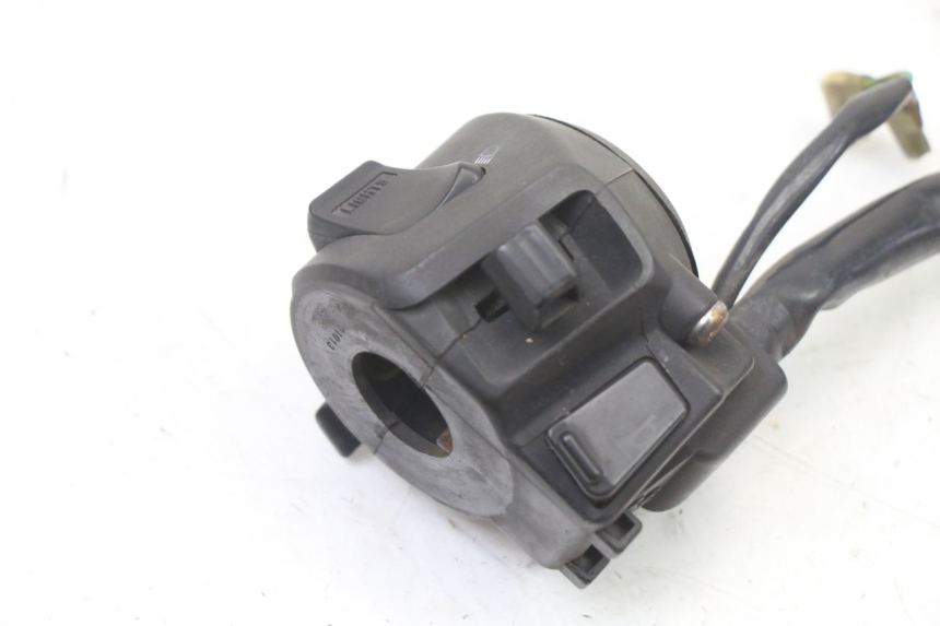 photo de COMANDO ESQUERDO KYMCO DINK STREET 125 (2009 - 2014) - Zoom do estado de desgaste