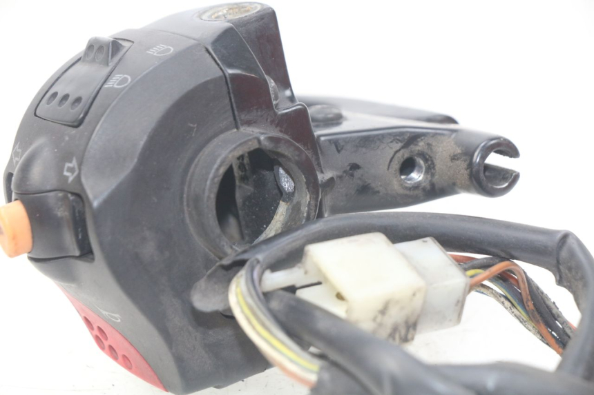 photo de COMANDO ESQUERDO PEUGEOT LUDIX 50 (2008 - 2017) - Detalhe da peça