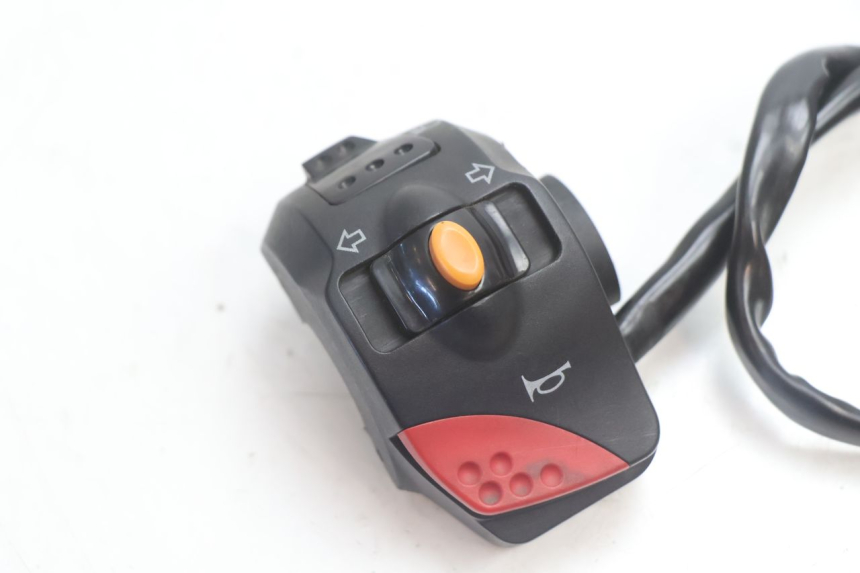 photo de COMANDO ESQUERDO PEUGEOT LUDIX 50 (2008 - 2017) - Detalhe da peça