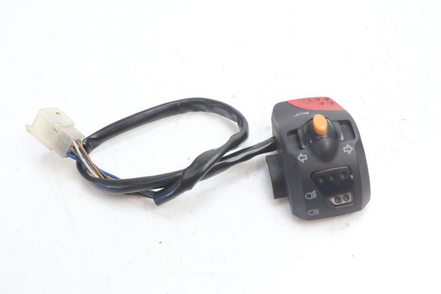 photo de COMANDO ESQUERDO PEUGEOT LUDIX 50 (2008 - 2017) - Zoom do estado de desgaste