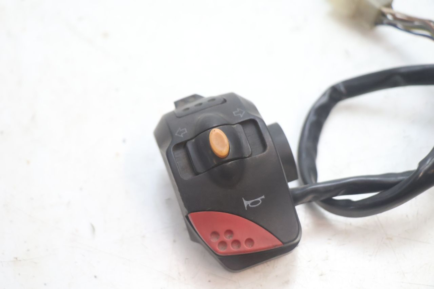 photo de COMANDO ESQUERDO PEUGEOT LUDIX 50 (2005 - 2007) - Detalhe da peça