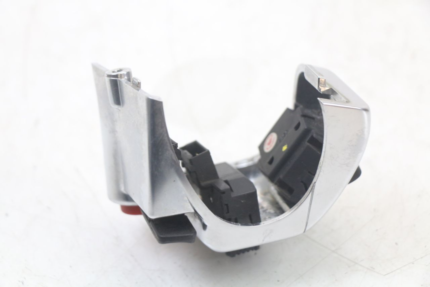 photo de COMANDO ESQUERDO PIAGGIO MP3 HPE 350 (2018 - 2020) - Estado da superfície