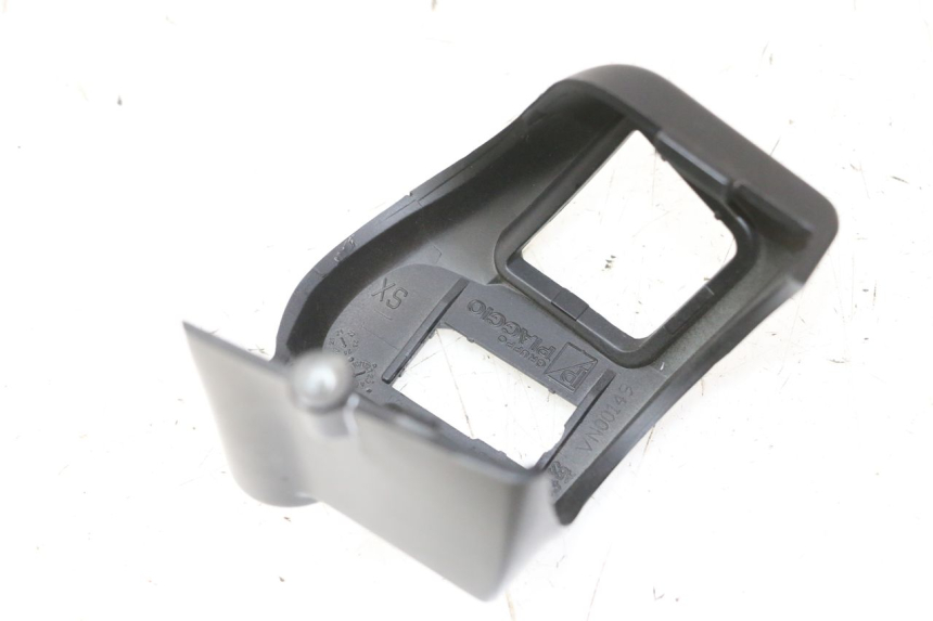 photo de COMANDO ESQUERDO PIAGGIO MP3 HPE 310 (2024 - 2025) - Zoom do estado de desgaste