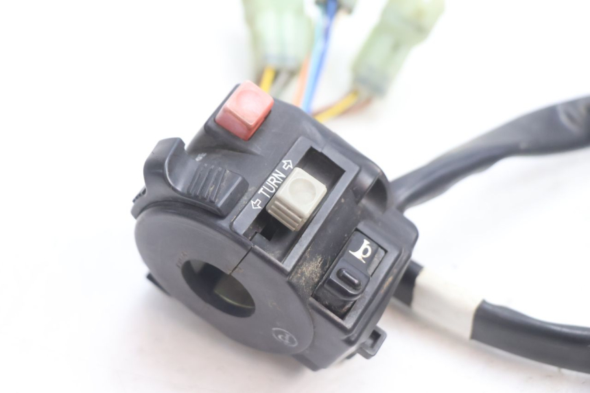 photo de INTERRUPTOR ESQUERDO KYMCO MXU R 250 (2004 - 2010) - Detalhe da peça