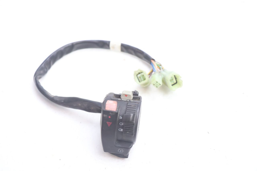 photo de INTERRUPTOR ESQUERDO KYMCO MXU R 250 (2004 - 2010) - Zoom do estado de desgaste
