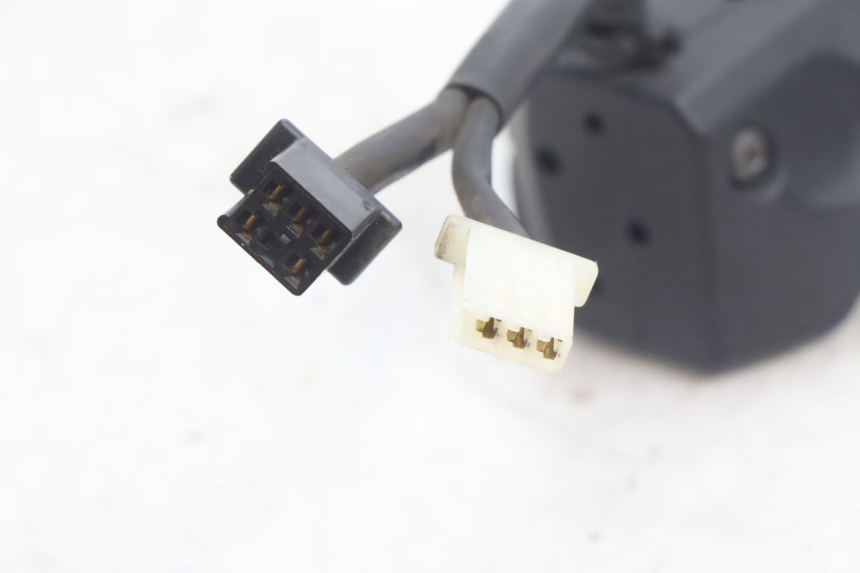 photo de COMANDO ESQUERDO YAMAHA N-MAX NMAX 125 (2021 - 2024) - Pontos de fixação