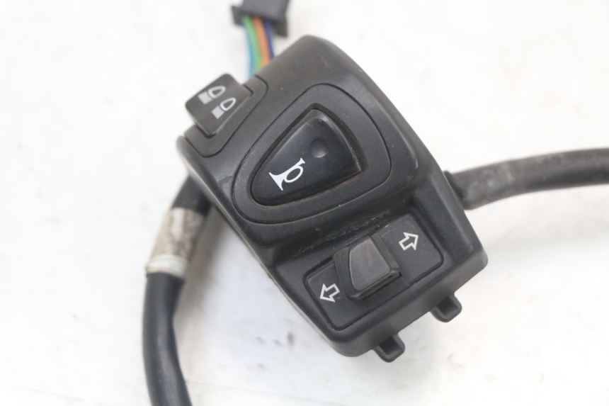 photo de COMANDO ESQUERDO HONDA PCX (JF28) 125 (2009 - 2011) - Zoom do estado de desgaste