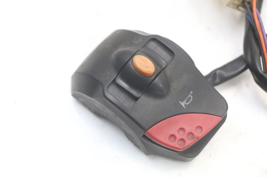 photo de COMANDO ESQUERDO PEUGEOT LUDIX 50 (2005 - 2007) - Zoom do estado de desgaste