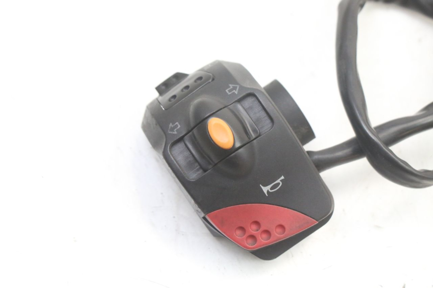 photo de COMANDO ESQUERDO PEUGEOT TREKKER TKR 50 (2005 - 2014) - Detalhe da peça