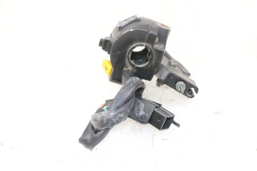 photo de COMANDO ESQUERDO PEUGEOT VIVACITY 125 (2010 - 2017) - Pontos de fixação