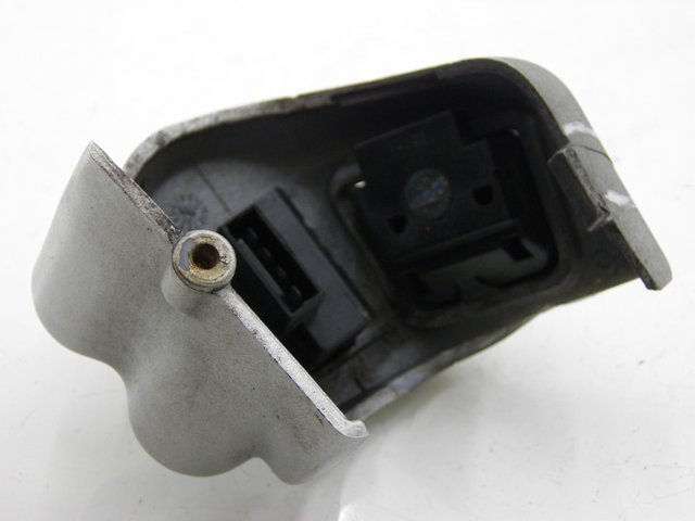 photo de COMANDO ESQUERDO PIAGGIO BEVERLY 125 (2005 - 2007) - Zoom do estado de desgaste