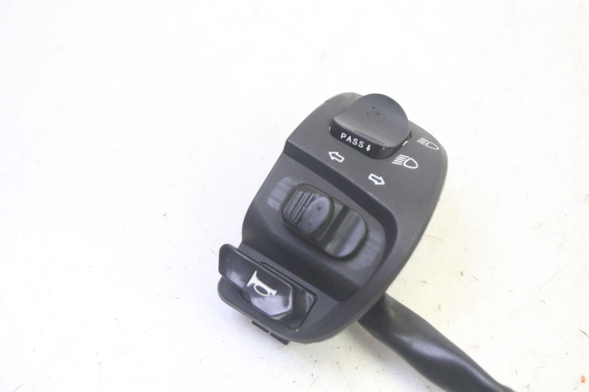 photo de COMANDO ESQUERDO EFUN PUSA 1 - Detalhe da peça
