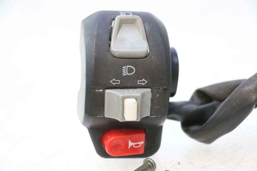 photo de INTERRUPTOR ESQUERDO ORCAL RAPTOR 50 (2015 - 2021) - Pontos de fixação