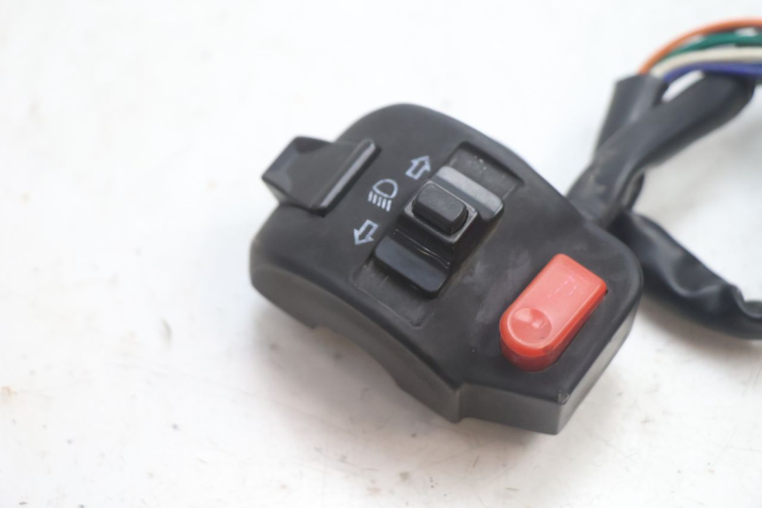 photo de COMUTADOR ESQUERDO YIYING RETRO 125 (2008 - 2018) - Detalhe da peça