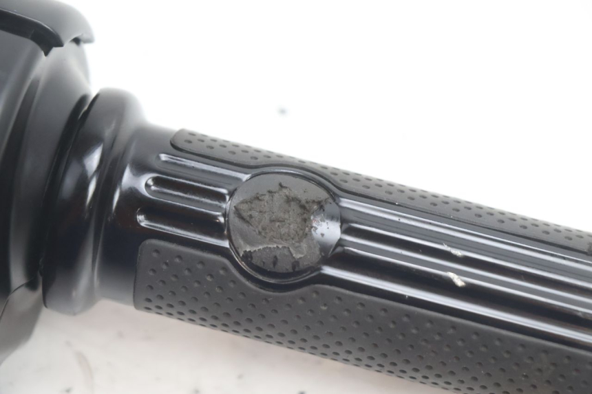 photo de INTERRUPTOR ESQUERDO HARLEY DAVIDSON ROAD GLIDE FLTRXSE 1920 (2018 - 2022) - Peça verificada