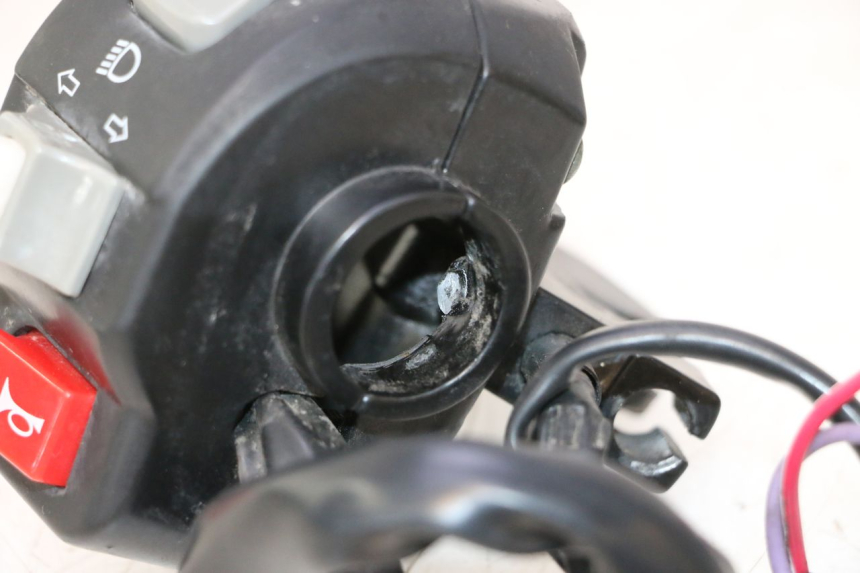 photo de COMANDO ESQUERDO TNT MOTOR ROMA 10' 2T 50 (2011 - 2018) - Detalhe da peça