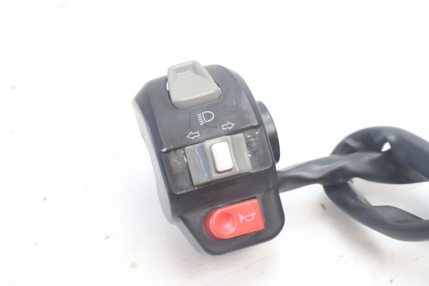 photo de COMANDO ESQUERDO TNT MOTOR ROMA 10' 2T 50 (2011 - 2018) - Detalhe da peça