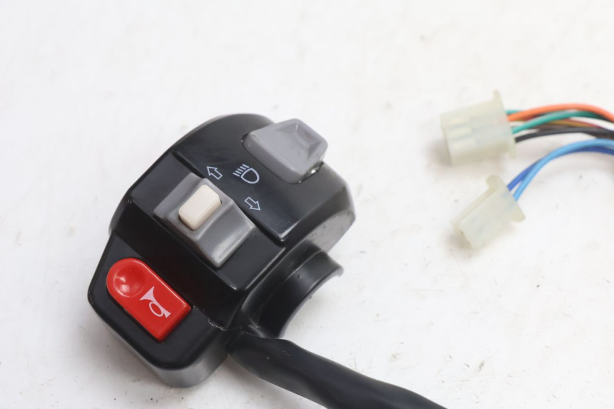 photo de COMANDO ESQUERDO TNT MOTOR ROMA 10' 4T 50 (2007 - 2018) - Detalhe da peça