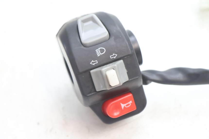 photo de COMANDO ESQUERDO TNT MOTOR ROMA 12' 2T 50 (2007 - 2018) - Detalhe da peça