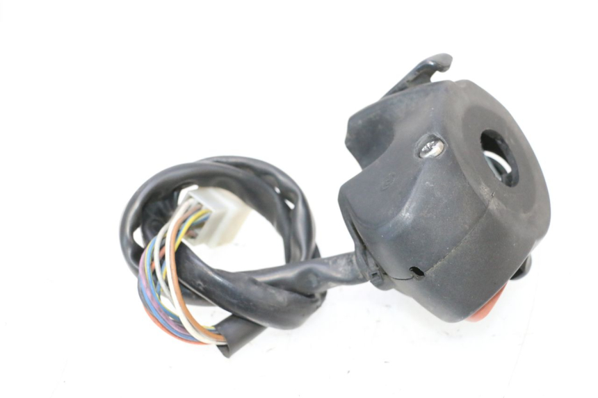 photo de COMANDO ESQUERDO PEUGEOT SATELIS COMPRESSOR K15 125 (2006 - 2009) - Outro ângulo de visão