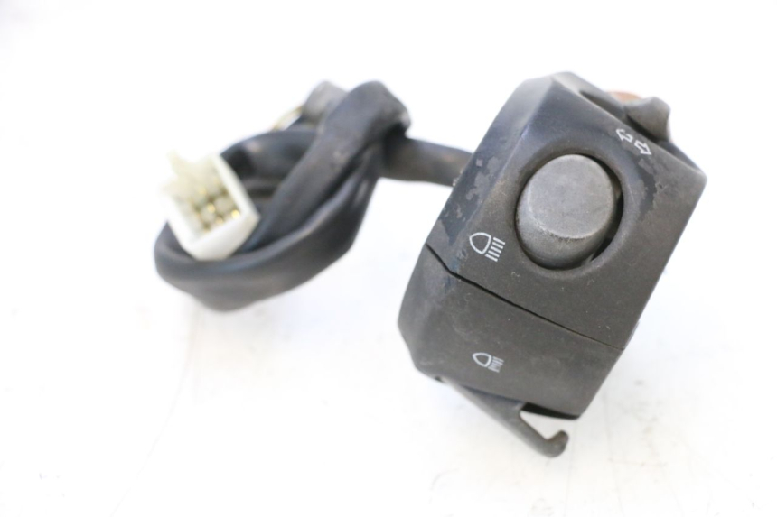 photo de COMANDO ESQUERDO PEUGEOT SATELIS COMPRESSOR K15 125 (2006 - 2009) - Pontos de fixação