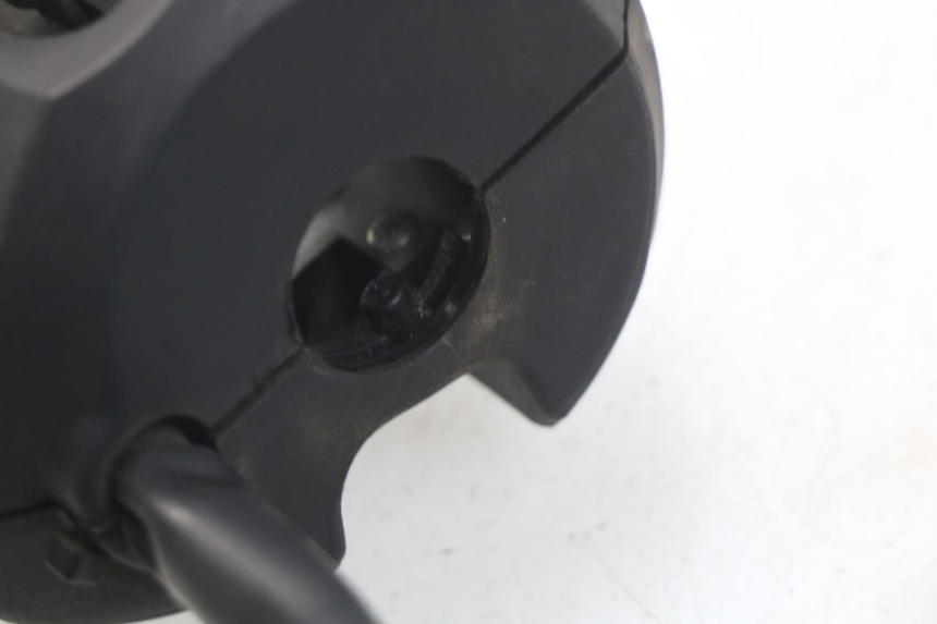 photo de COMANDO ESQUERDO PEUGEOT SATELIS 125 (2006 - 2009) - Detalhe da peça