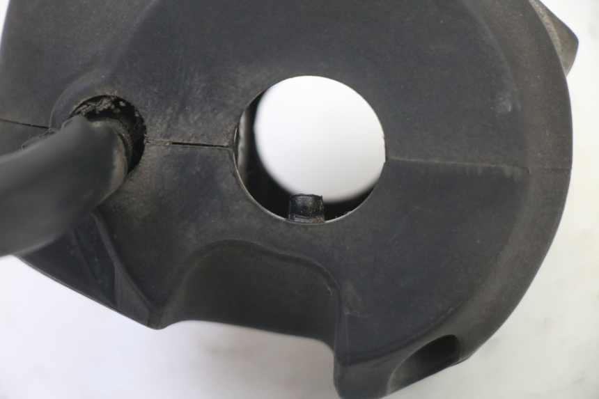 photo de COMANDO ESQUERDO PEUGEOT SATELIS 250 (2006 - 2012) - Pontos de fixação