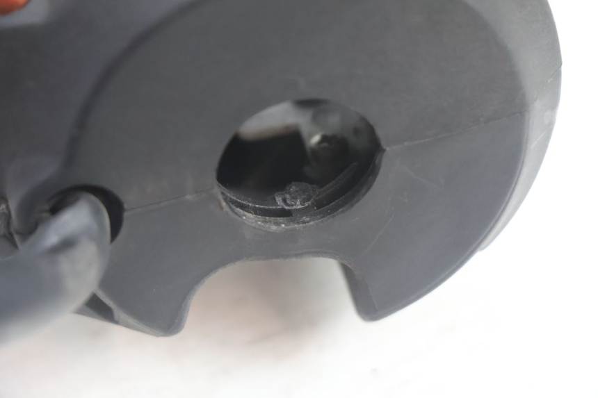 photo de COMANDO ESQUERDO PEUGEOT SATELIS 125 (2006 - 2009) - Pontos de fixação