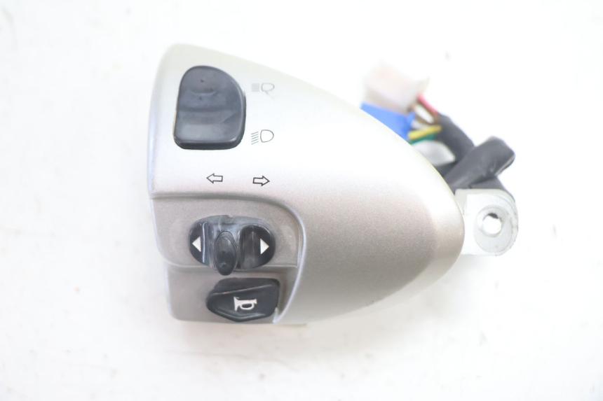 photo de INTERRUPTOR ESQUERDO FYM SCOOTERONE 125 (2006 - 2008) - Vista principal