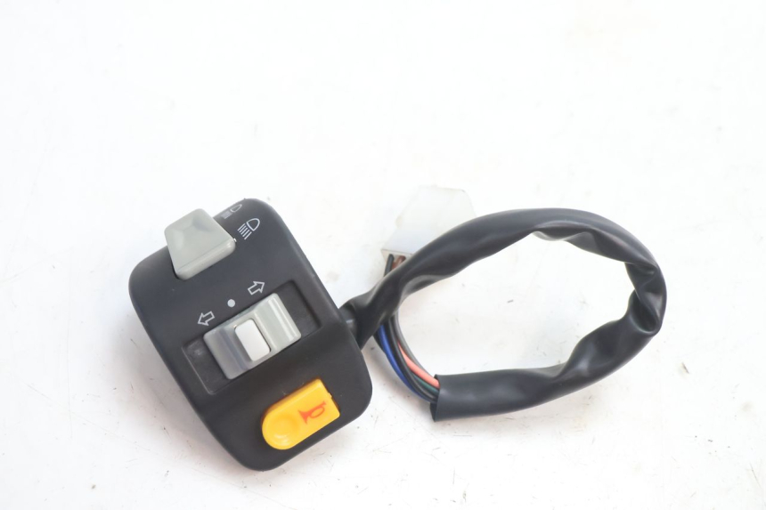 photo de INTERRUPTOR ESQUERDO VASTRO STREET S 50 (2016 - 2021) - Vista principal