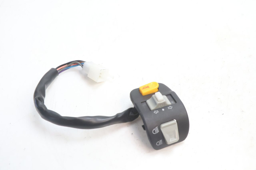 photo de INTERRUPTOR ESQUERDO VASTRO STREET S 50 (2016 - 2021) - Zoom do estado de desgaste