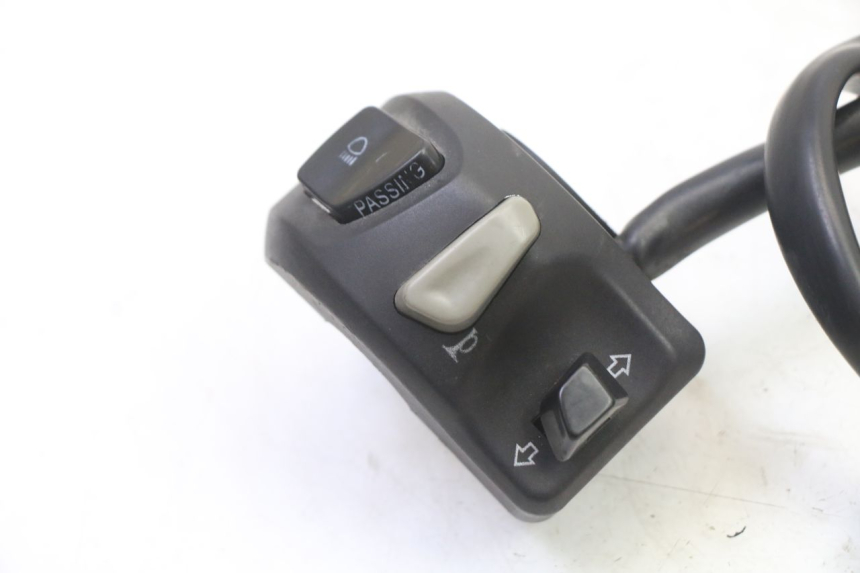 photo de COMANDO ESQUERDO PEUGEOT STREETZONE I NAKED 2T 50 (2018 - 2020) - Detalhe da peça