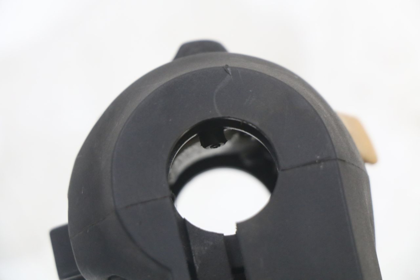 photo de COMANDO ESQUERDO SUZUKI BURGMAN 125 (2018 - 2021) - Pontos de fixação