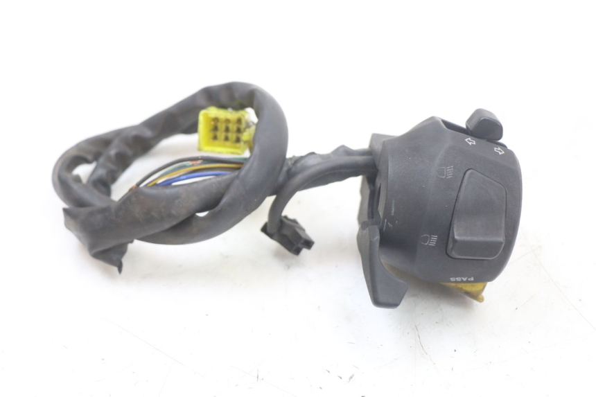 photo de COMANDO ESQUERDO SUZUKI GS F 500 (2004 - 2007) - Zoom do estado de desgaste