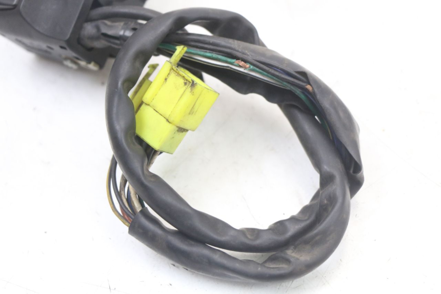 photo de COMANDO ESQUERDO SUZUKI GS F 500 (2004 - 2007) - Pontos de fixação