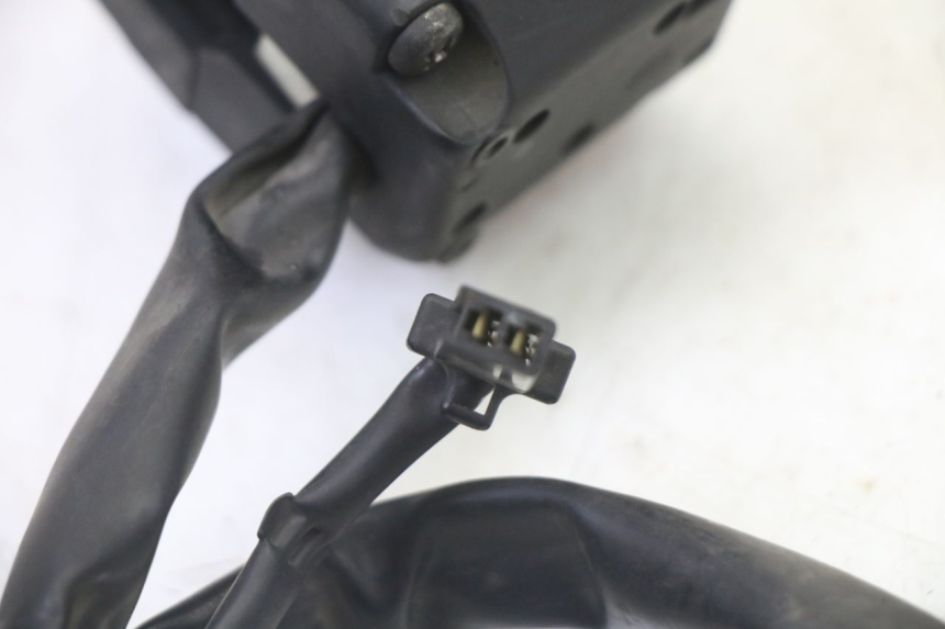 photo de COMANDO ESQUERDO YAMAHA TDM ABS 900 (2002 - 2014) - Pontos de fixação