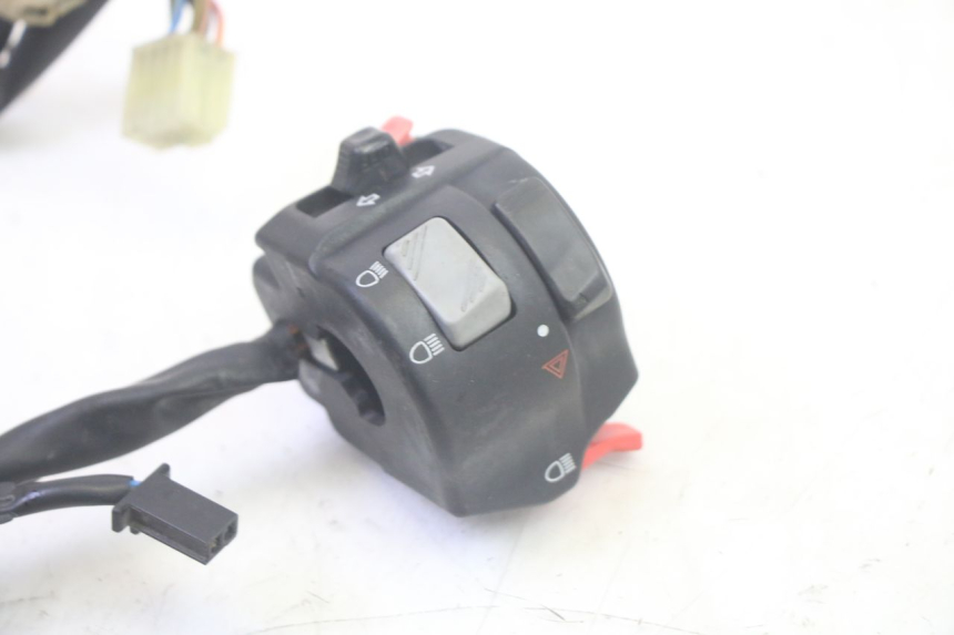 photo de COMANDO ESQUERDO YAMAHA TDM ABS 900 (2002 - 2014) - Ampliação técnica