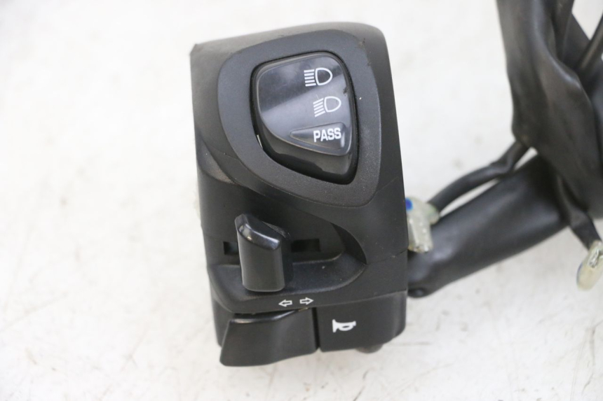 photo de COMANDO ESQUERDO YAMAHA TRICITY 300 (2020 - 2024) - Peça verificada