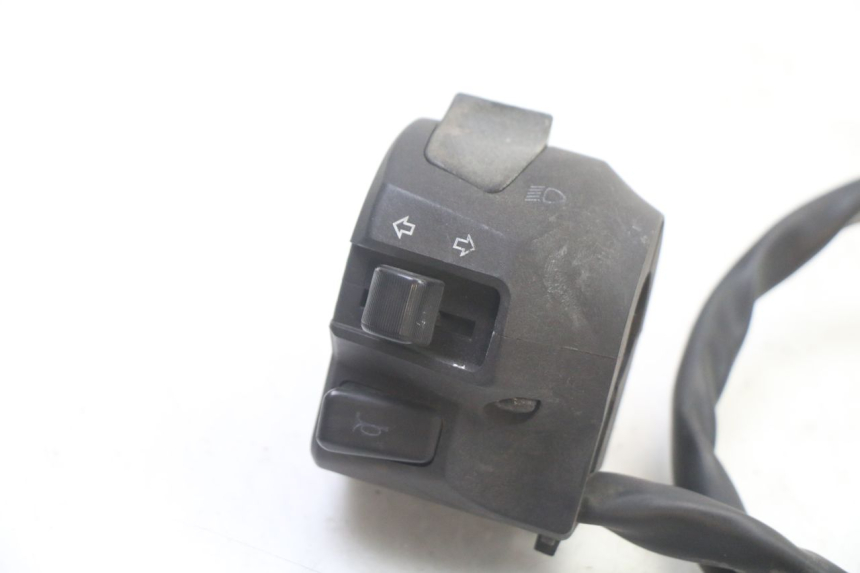 photo de COMANDO ESQUERDO SUZUKI UH BURGMAN 125 (2002 - 2006) - Detalhe da peça